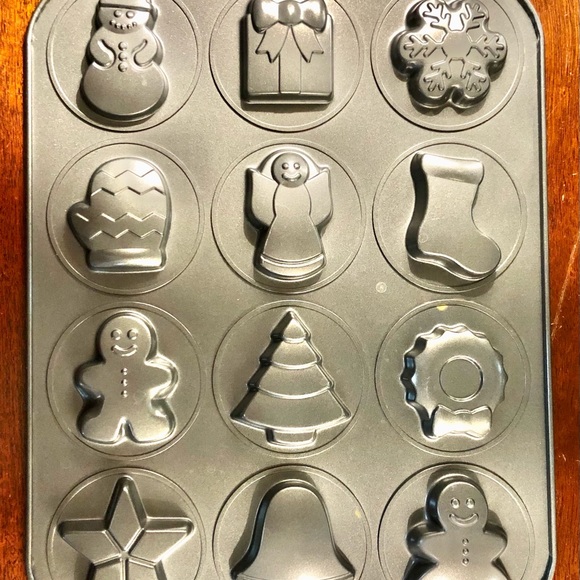 Wilton Other - NWOT Holiday Themed Cookie or Muffin Baking sheet